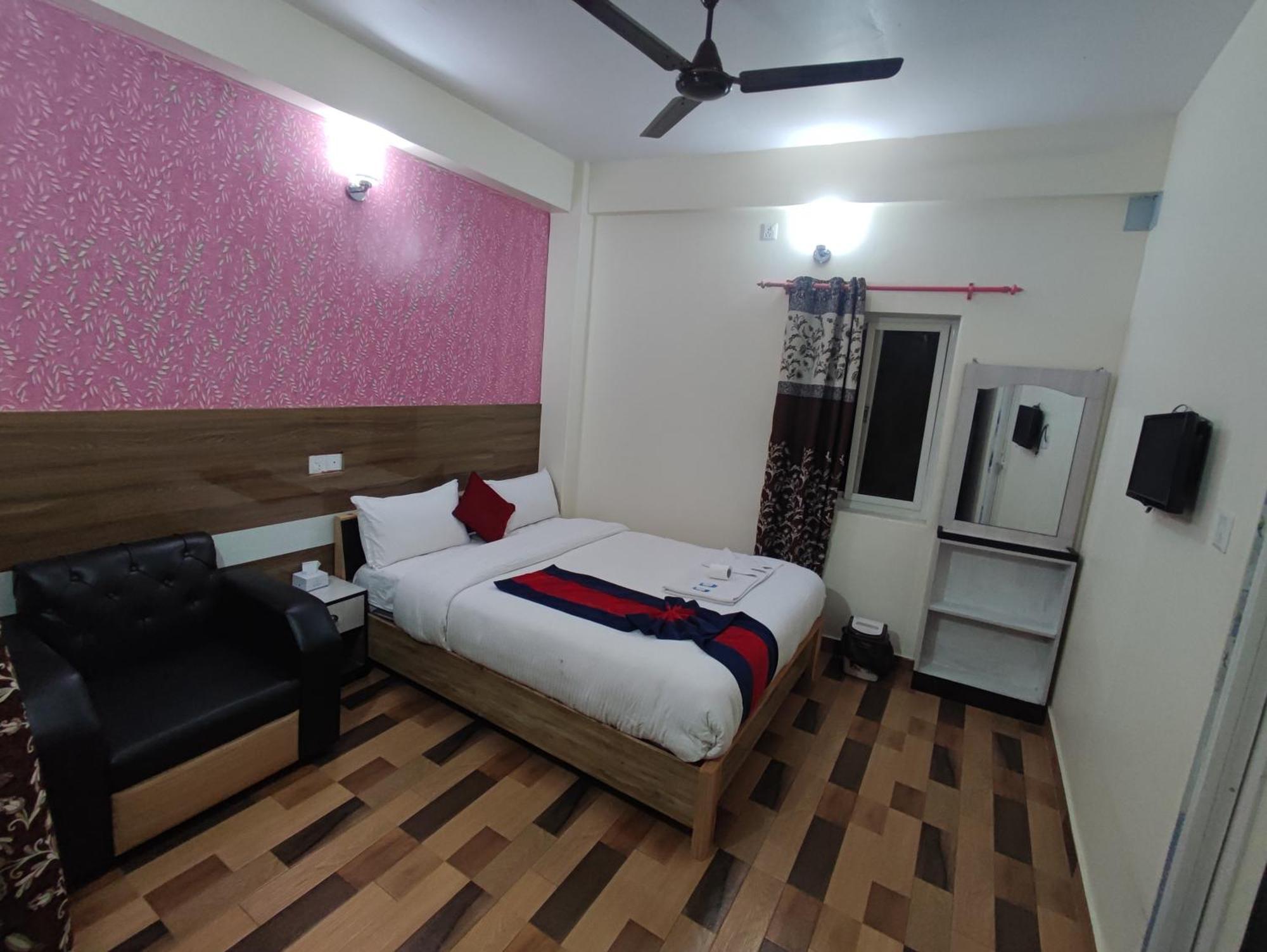 Hotel Kajiinn Покхара Экстерьер фото